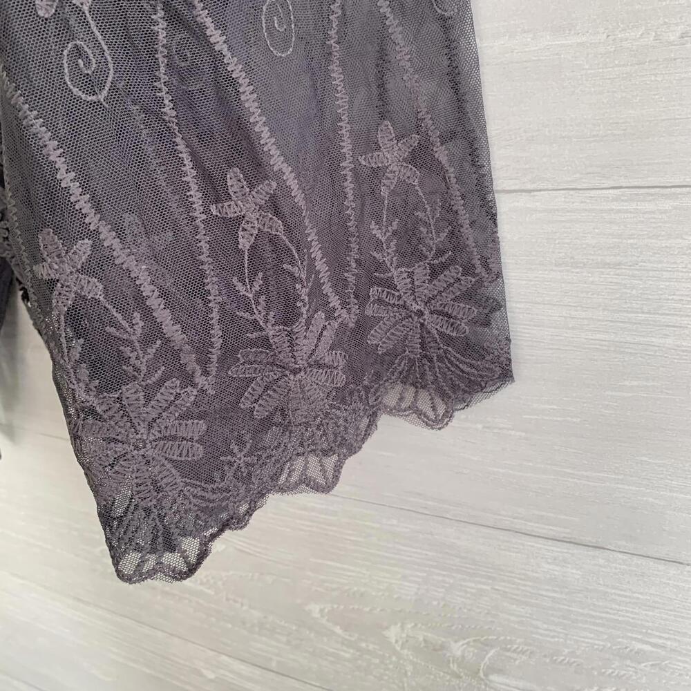 Black Lace Long-Sleeve Blouse - Picture 5 of 7